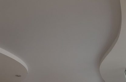 Двухуровневые натяжные потолки с подсветкой рисунок 1