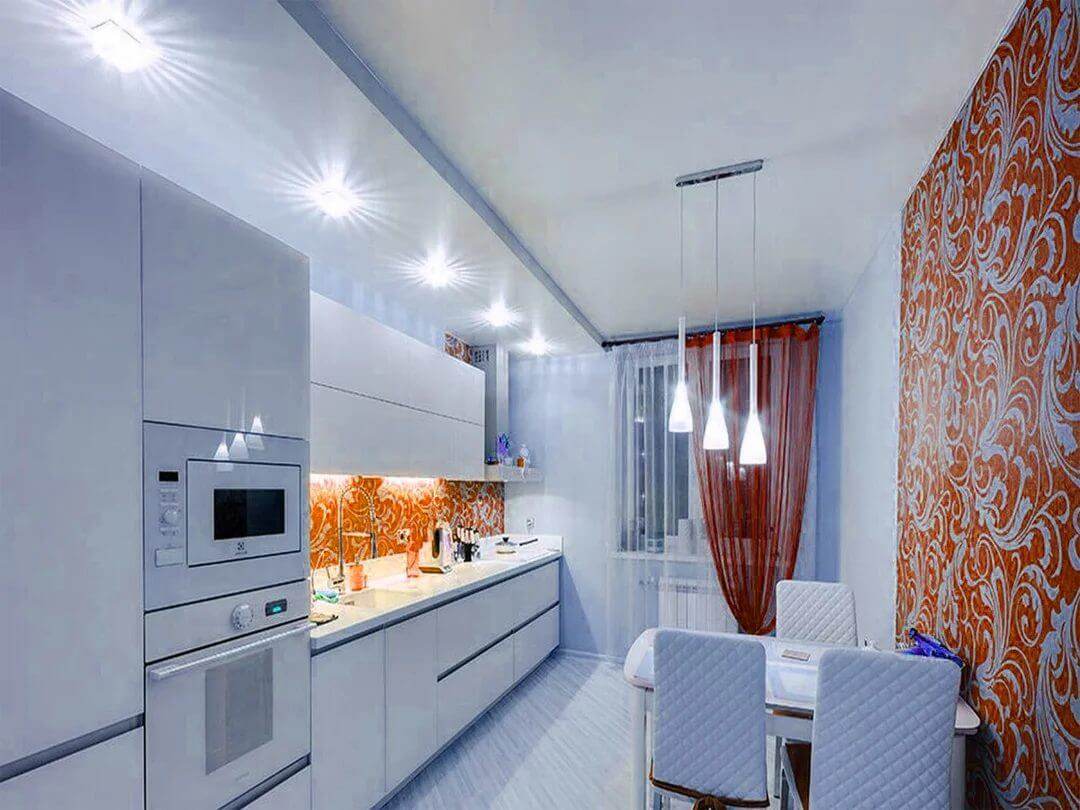 Дизайн потолков натяжных в кухне