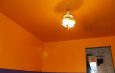 Оранжевые натяжные потолки рисунок 2