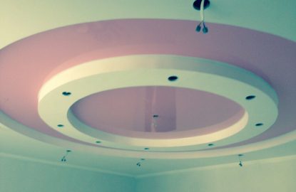 Розовые натяжные потолки рисунок 5